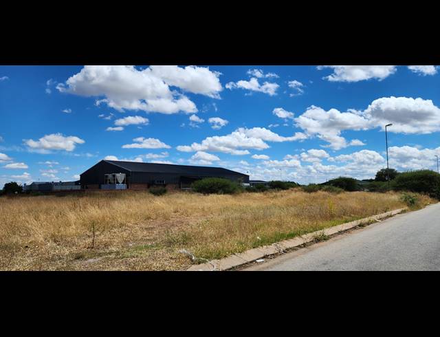 1,819M² VACANT LAND FOR SALE IN MAGNA VIA INDUSTRIAL